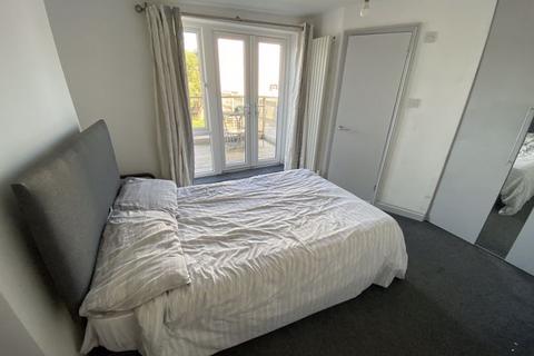 1 bedroom property to rent, Victoria Road, Cowes