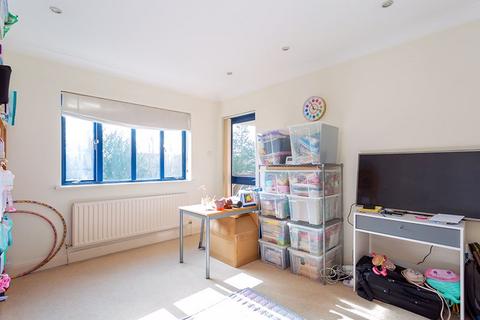 undefined, Worcester Road, Sutton SM2
