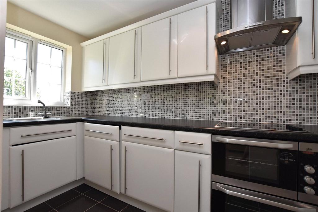 Murray Way, New Forest Village, Leeds 2 bed apartment £725 pcm (£167 pw)