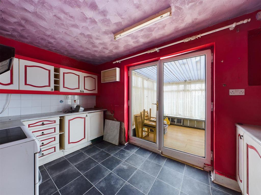 Kitchen: