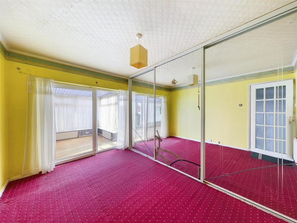 Bedroom:
