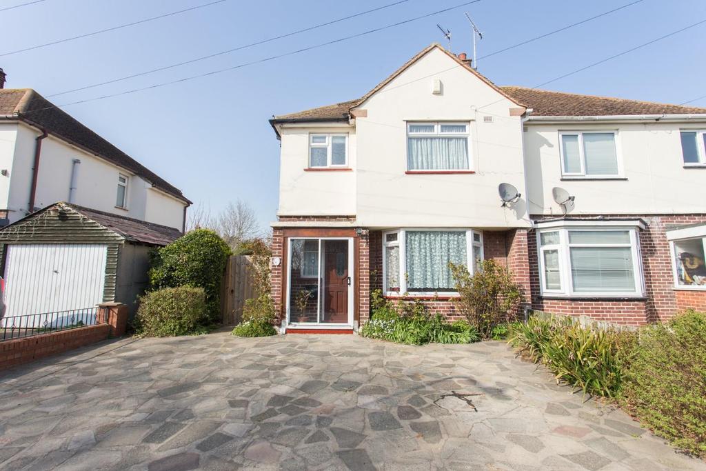 Pearsons Way, Broadstairs 3 bed semidetached house £275,000