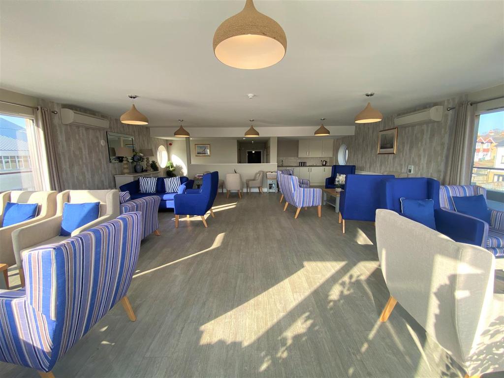 Communal Lounge.jpg