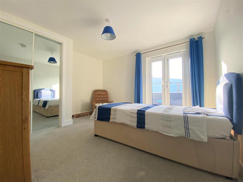 Bedroom 1.jpg