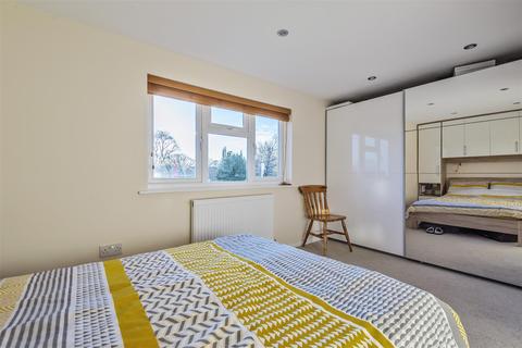 5 Bevery Close, Oakley, Bedford, MK43 7SH