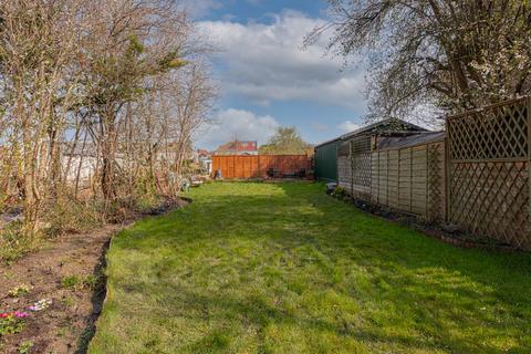 146b Cheam Common Road, Worcester Park, KT4 8QP