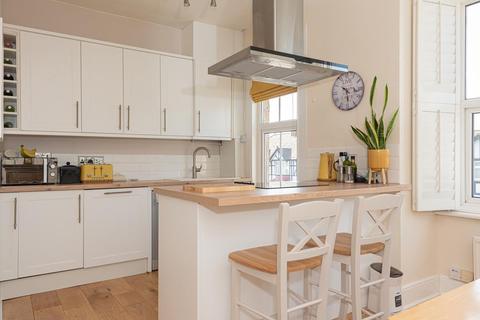 146b Cheam Common Road, Worcester Park, KT4 8QP