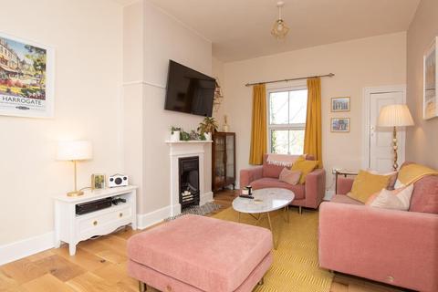 146b Cheam Common Road, Worcester Park, KT4 8QP