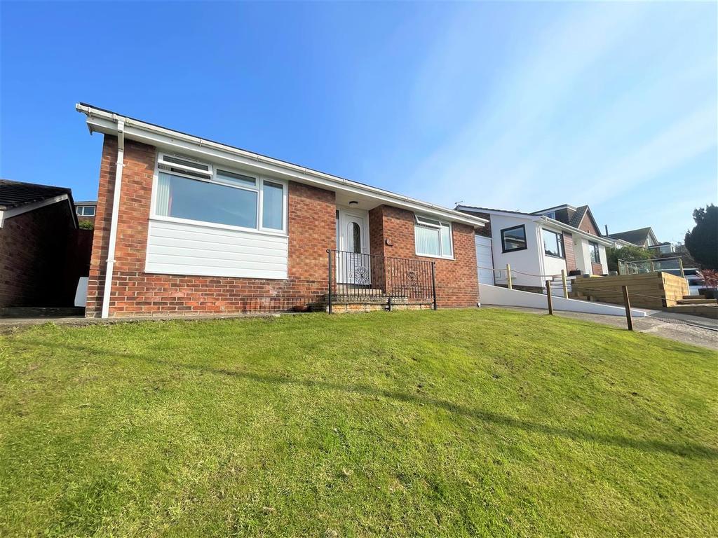 Hillside Road, Portishead 2 bed detached bungalow £400,000