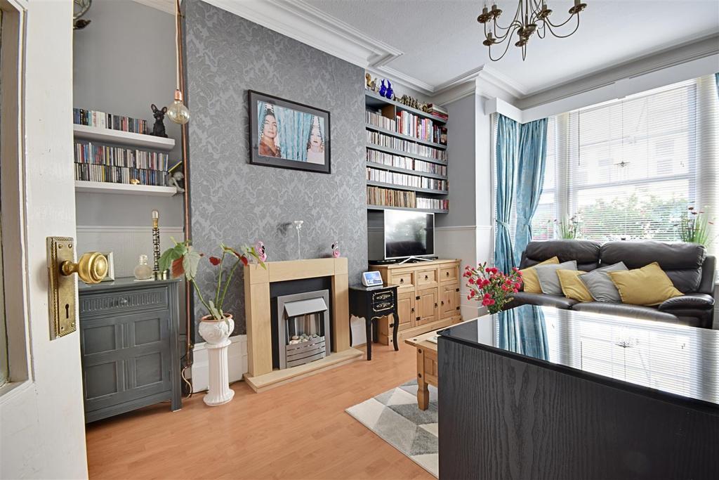 Egerton Road, BexhillOnSea 1 bed flat £215,000