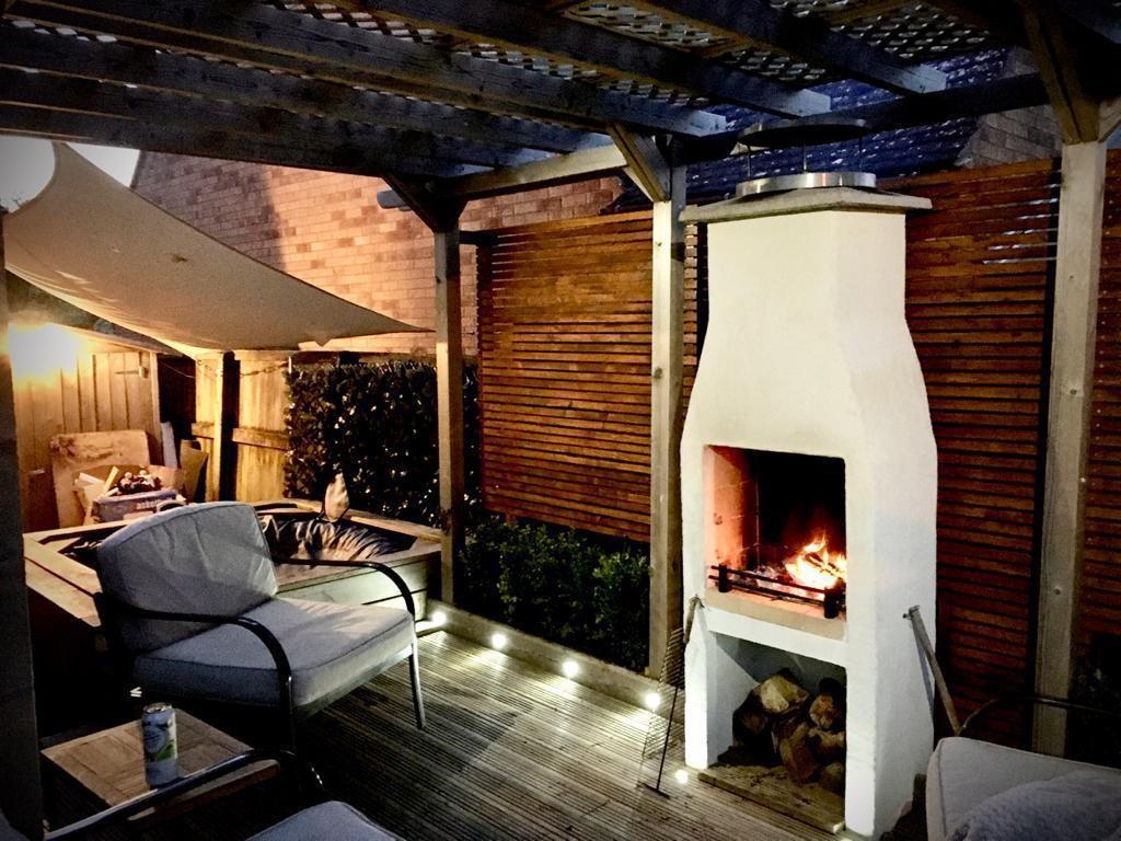Outdoor entertaining space