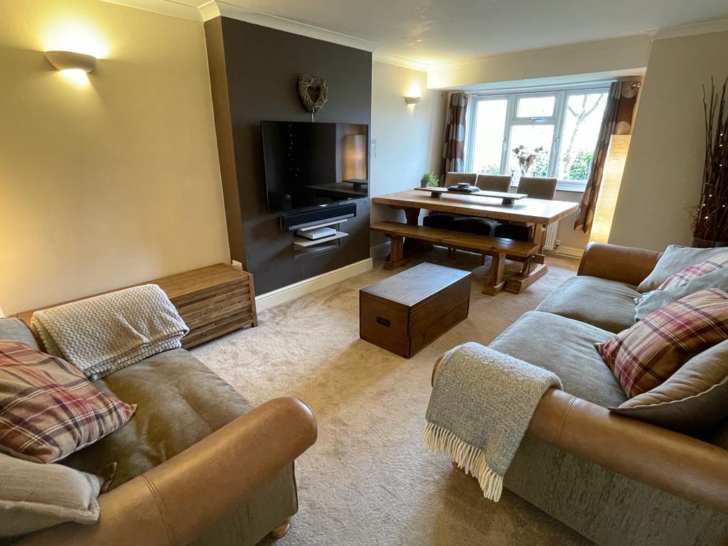 Lounge/dining room