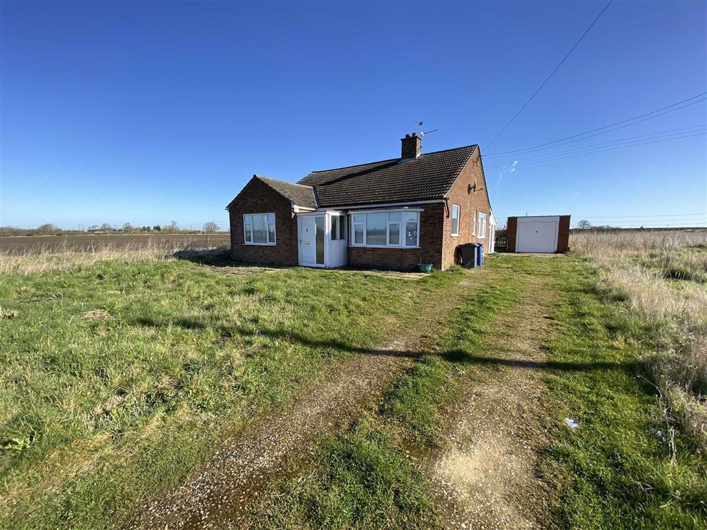 Hardwick, Lincoln, Lincolnshire 3 bed detached bungalow £195,000