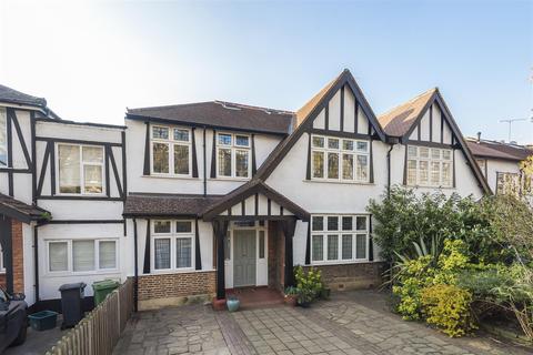 49 Maple Road, Surbiton, KT6 4AF
