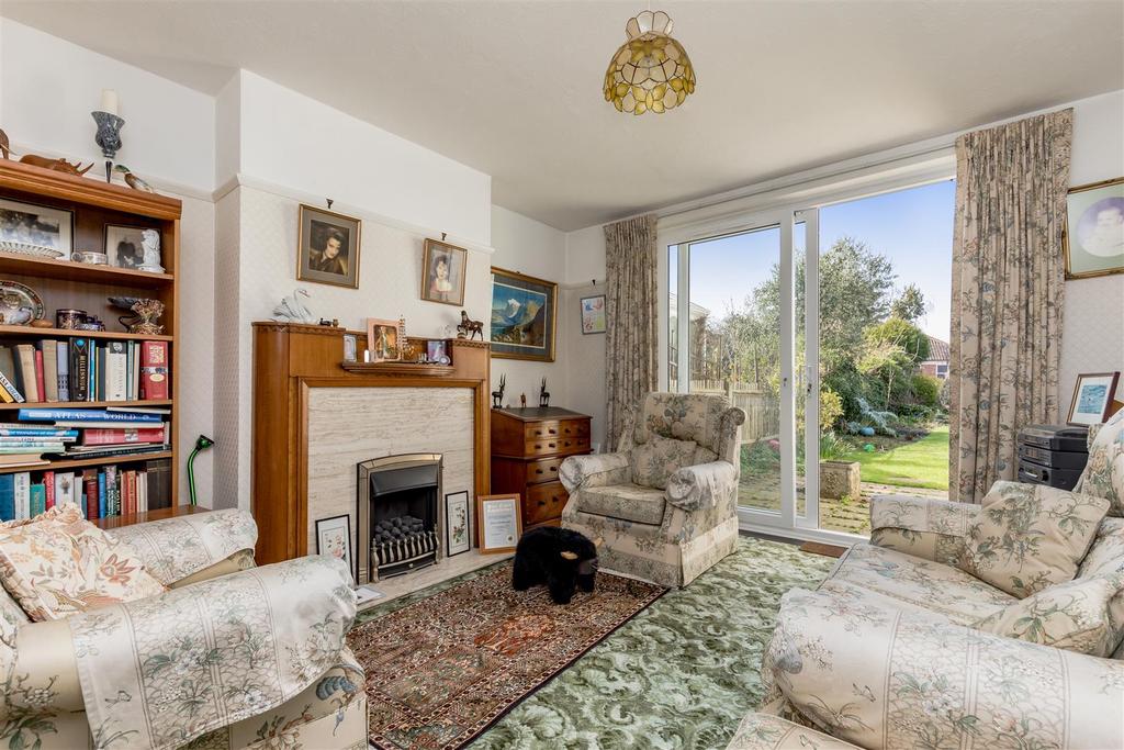 Oldfield Crescent, Southwick, Brighton 4 bed semidetached house £800,000
