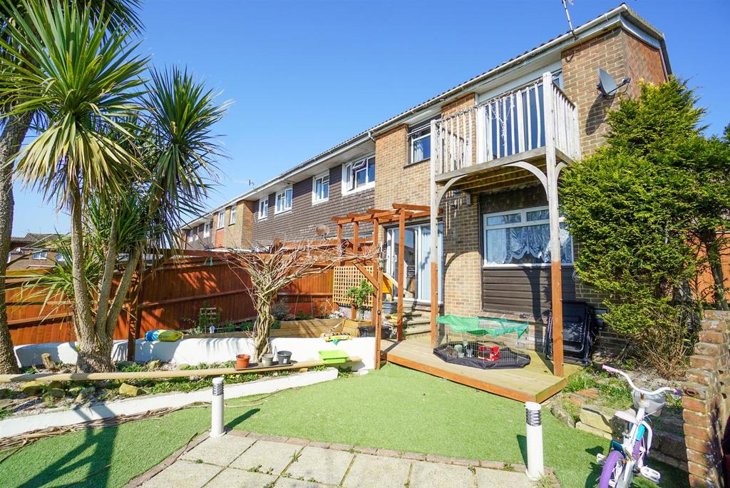 Ditchling Drive, Hastings 3 bed end of terrace house £260,000