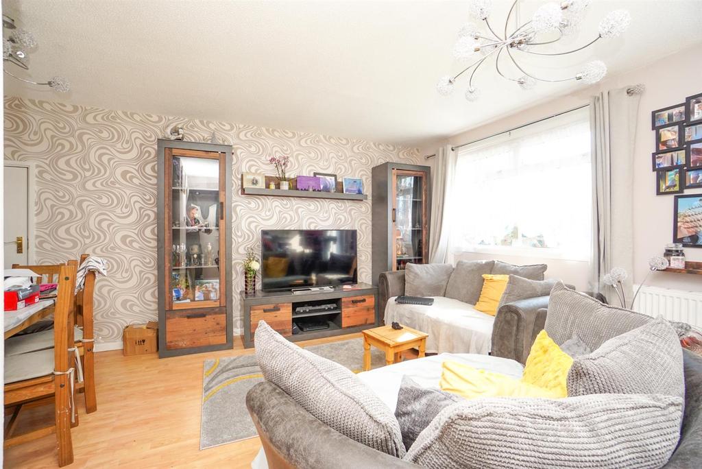 Ditchling Drive, Hastings 3 bed end of terrace house £260,000