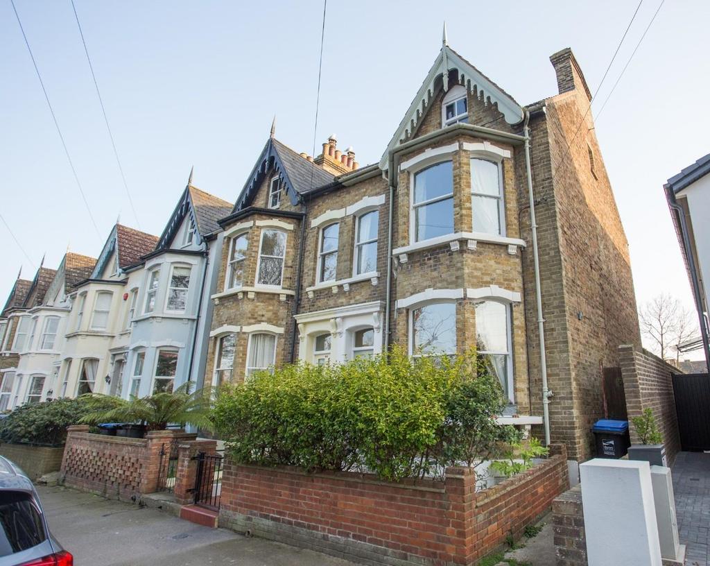 Ellington Road, Ramsgate 5 bed semidetached house £695,000