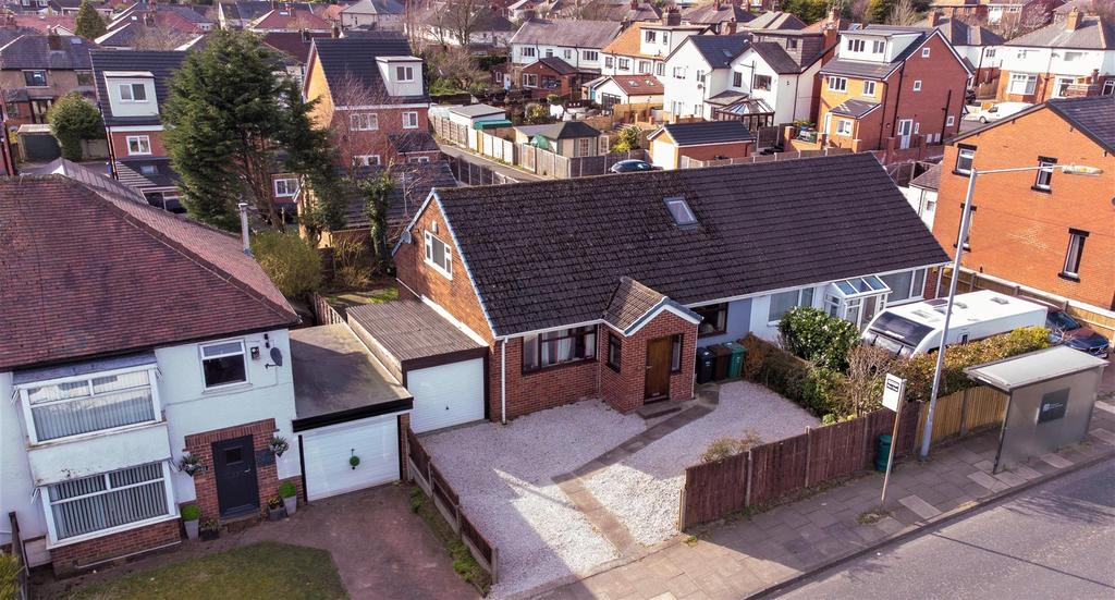 Longsight Road, Brook... 3 bed semidetached house £299,950