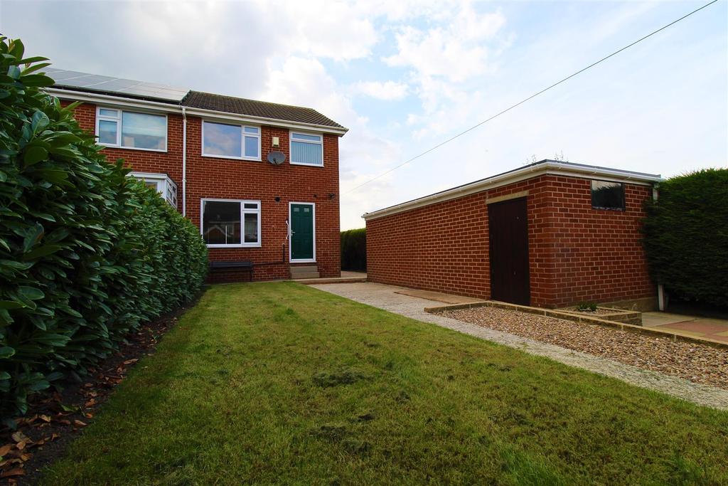 Waveney Drive, Higham, Barnsley, S75 1PU 3 bed semidetached house £