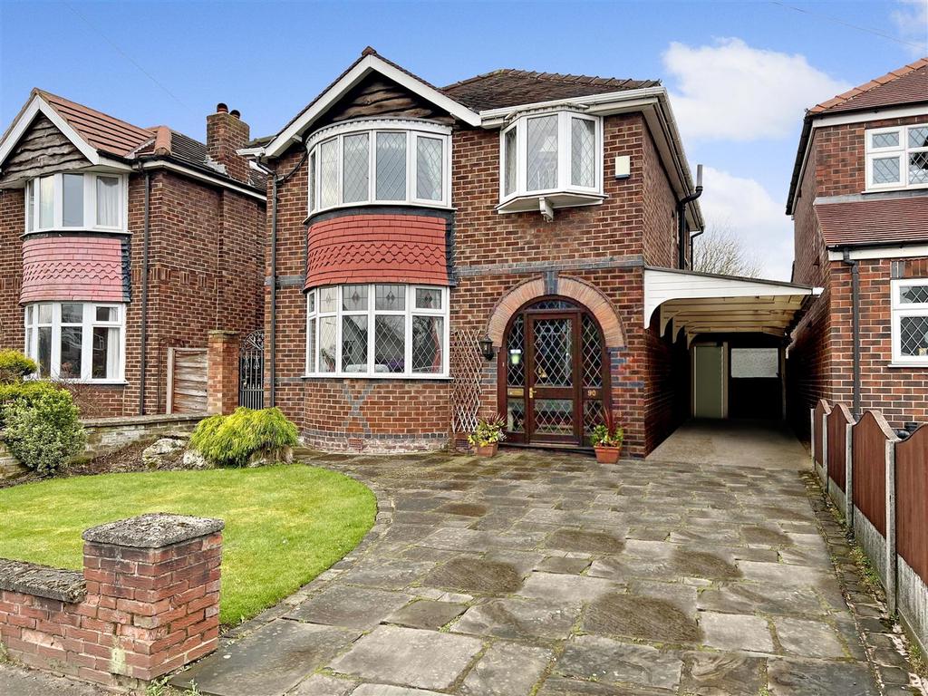 Thorley Lane, Timperley, Altrincham 3 bed detached house for sale £