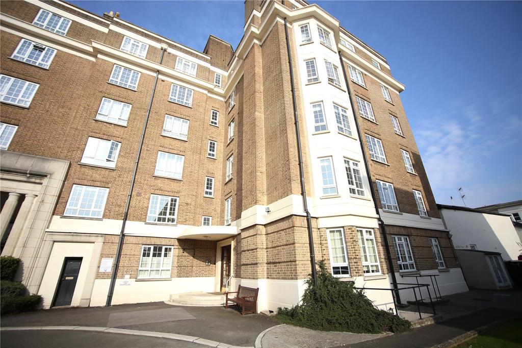 Cambray Court, Cheltenham... 3 bed apartment £1,500 pcm (£346 pw)