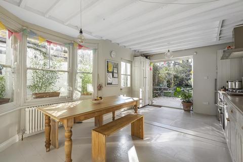 106 Howson Road, London, SE4 2AU