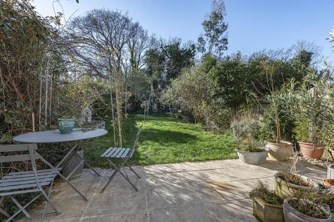 106 Howson Road, London, SE4 2AU