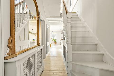106 Howson Road, London, SE4 2AU