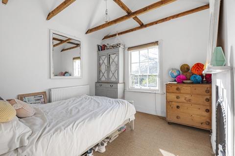 106 Howson Road, London, SE4 2AU