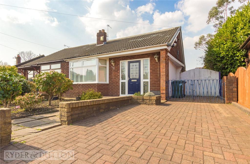 Kirkway, Alkrington, Middleton... 3 bed semidetached bungalow £250,000