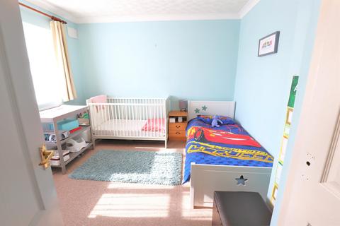 30 Chestnut Close, Hayes, UB3 1JG