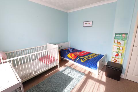 30 Chestnut Close, Hayes, UB3 1JG