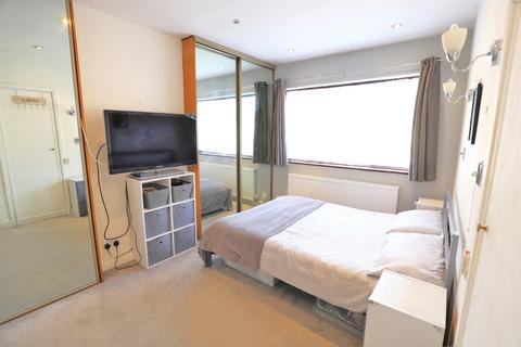 30 Chestnut Close, Hayes, UB3 1JG