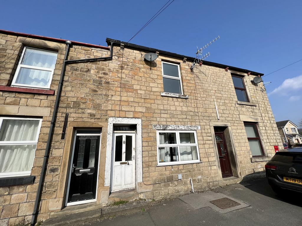 Woolley Bridge Road, Glossop, SK13 1PZ 3 bed terraced house £595 pcm