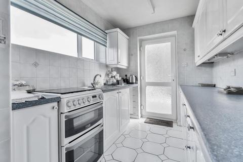 56 Ashfield Road, Carterton, OX18 3QZ