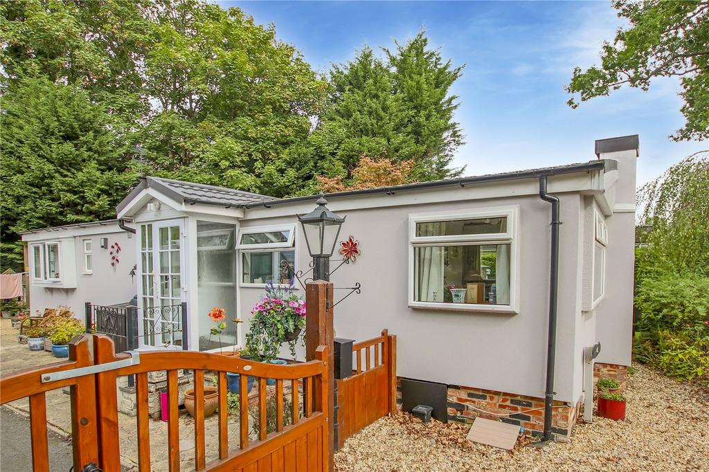 Forest Way, Warfield Park, Bracknell... 2 bed park home £300,000