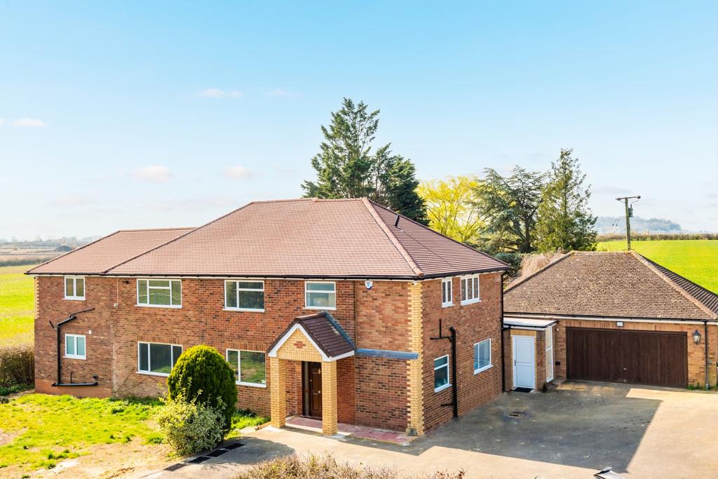 Blackgrove Road, Waddesdon... 7 bed detached house £1,450,000