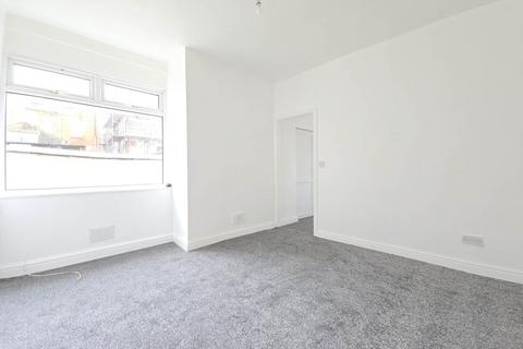 1 bedroom flat to rent, Central Drive / Bloomfield Road