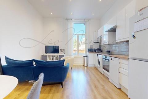 2 bedroom flat to rent, Earl's Court Gardens