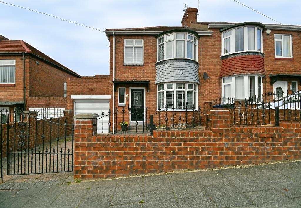 Kelso Gardens, Newcastle Upon Tyne 3 bed semidetached house £200,000