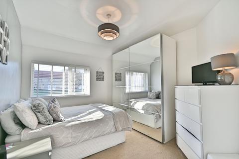 39 Broadpool Green, Whickham, Newcastle Upon Tyne, NE16 4RJ