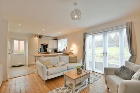 6 Clavering Road, Swalwell, Newcastle Upon Tyne, NE16 3JJ
