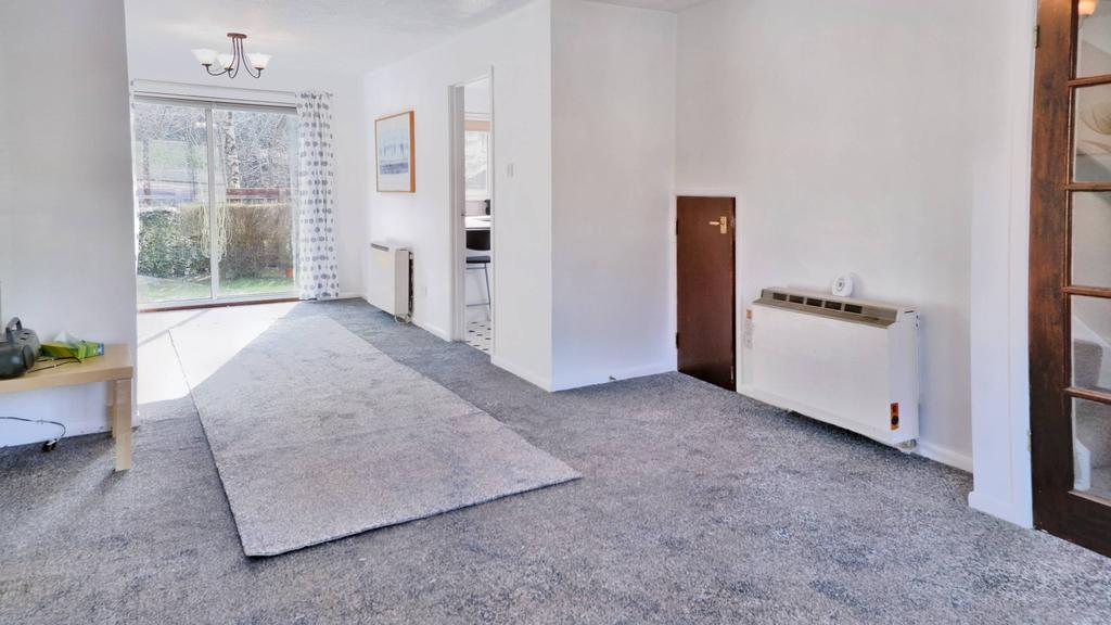 Wraes View, Barrhead G78 3 bed end of terrace house £130,000
