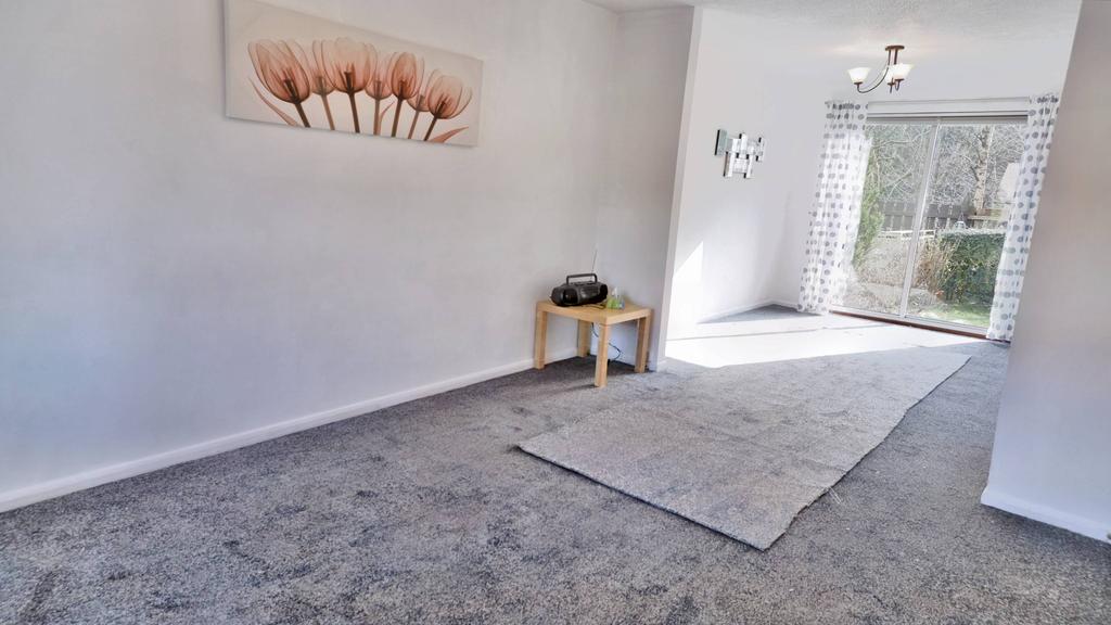 Wraes View, Barrhead G78 3 bed end of terrace house £130,000