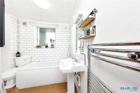 1 bedroom apartment for sale - Chater House, Roman Road, London, E2