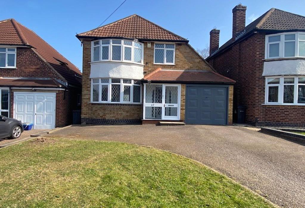 Moss Drive, SUTTON COLDFIELD, West Midlands 3 bed detached house £