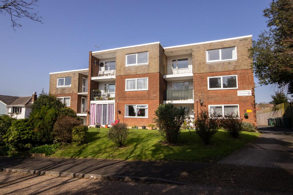 Flat 8, Victoria Court, York Avenue, East Cowes, Isle of Wight 2 bed