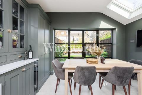 113 Roslyn Road, London, N15 5JB