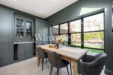 113 Roslyn Road, London, N15 5JB